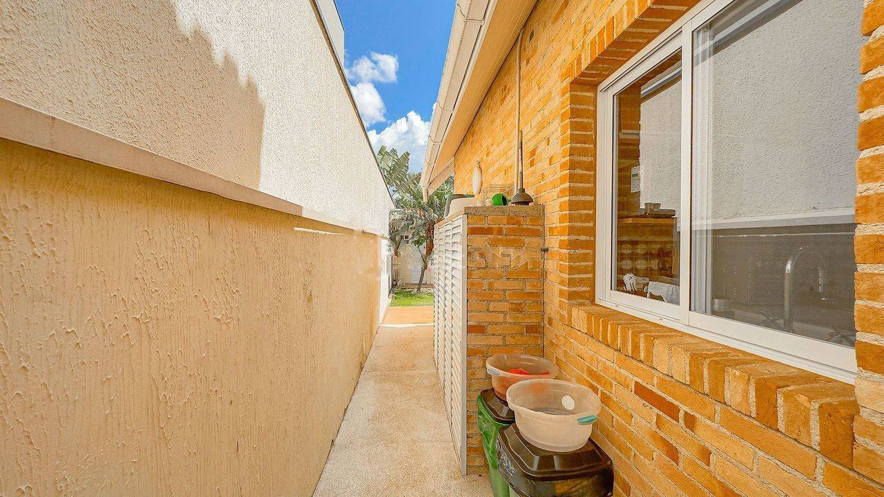 Casa à venda com 3 quartos, 274m² - Foto 32